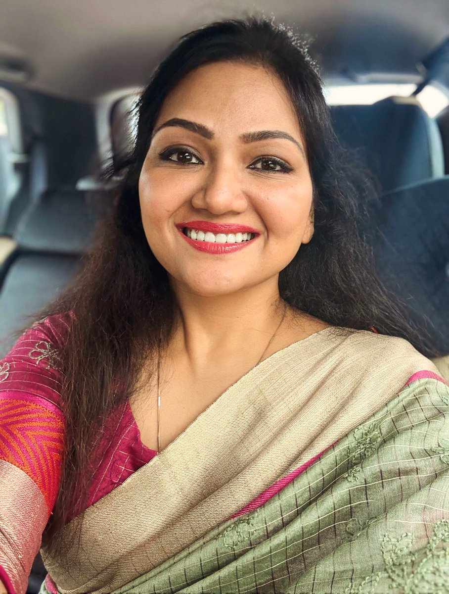 Loving the soft feel and colors of this saree today. Simple, elegant, and just right for the mood. 🌸💚 #SareeLove #EasyElegance