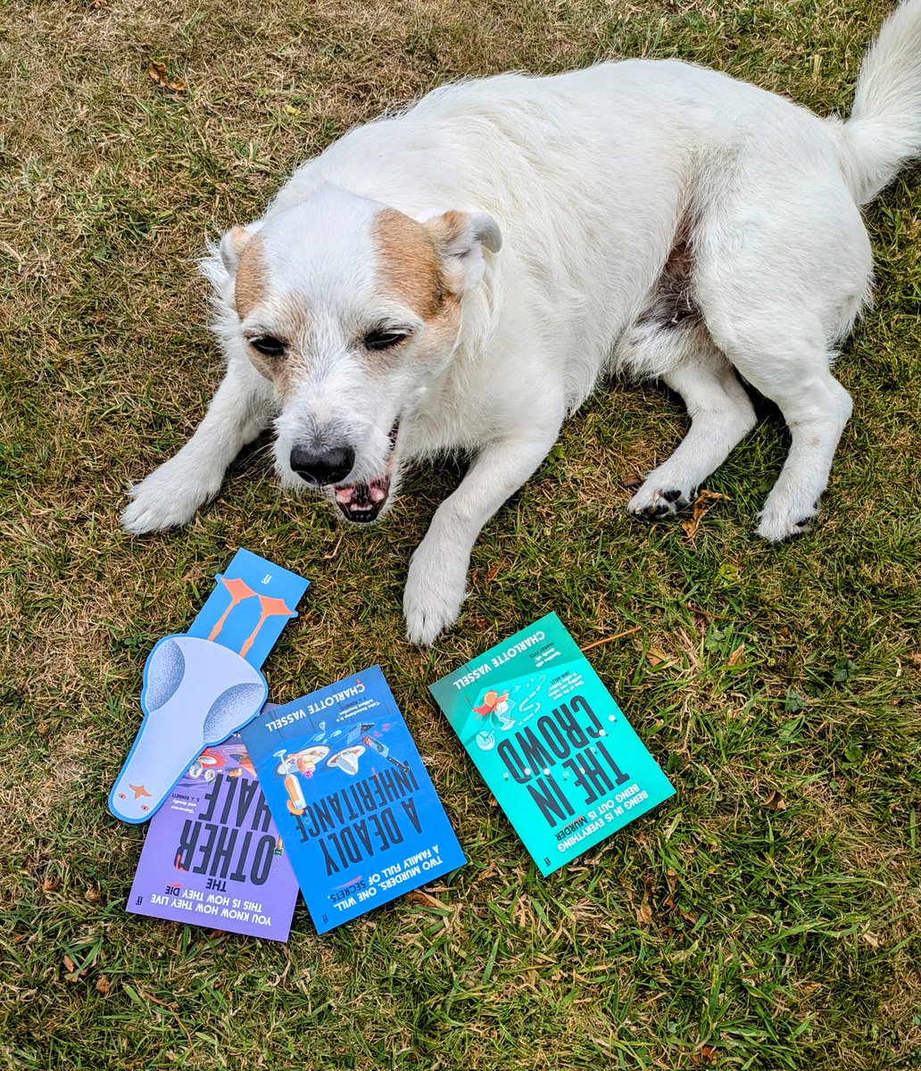 karlou's tweet image. Huge thanks to @FaberBooks for sending me a fabulous #HarrogateAtHome box. It's the next best thing to being at @HarrogateFest!
The cat insisted on photobombing and so we did a photo shoot with the dog and tortoises too! #TheakstonsCrime