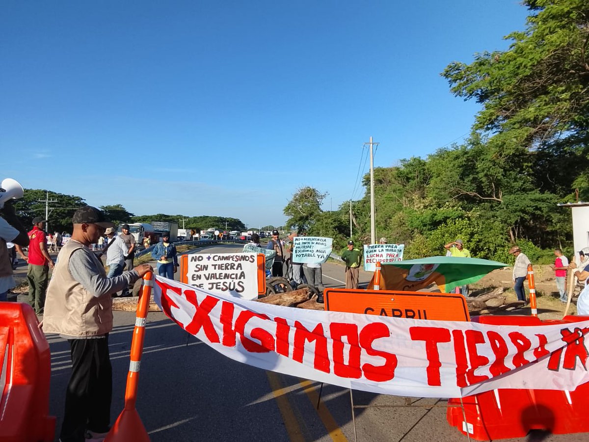 🚨 Llamado a la Comunidad de Valencia de Jesús 🚨  
Hoy, nos unimos en una lucha histórica por nuestros derechos y la tierra que legítimamente nos pertenece.
Desde 1997 hasta 2010, más de 6,000 campesinos fueron desplazados, y unas 8,000👇