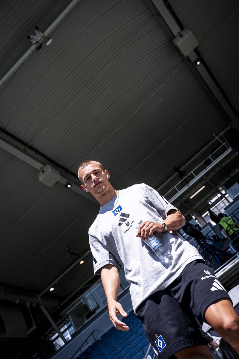 HSV_English's tweet image. Our starters for today’s friendly v @SKSturm ⚽️
Heuer Fernandes, Mikelbrencis, Dompe, Elfadli, Königsdörffer, Philippe, Remberg, Soumahoro, Meffert (C), Torunarigha, Muheim. 🔷
#nurderHSV