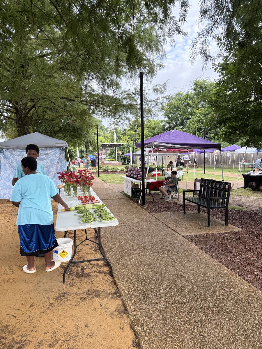 Lynn Spruill (@lynn_spruill) on Twitter photo Another lovely day in the park for β¦<a href="/GSDPartnership/">The Partnership</a>β© community market. Come join us for a special dancing in the park event and all the usual food, veggies and wares. Another lovely day in the park for β¦<a href="/GSDPartnership/">The Partnership</a>β© community market. Come join us for a special dancing in the park event and all the usual food, veggies and wares.