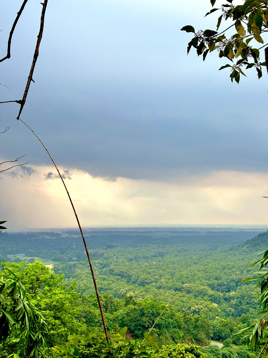 abhishekporaxar's tweet image. Brahmaputra basin from the edge of Khasi hills! Assam-Meghalaya border.