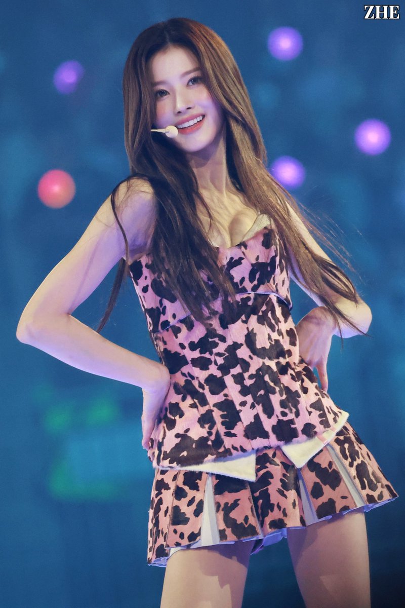 SANA (@sanabestglrl) on Twitter photo 