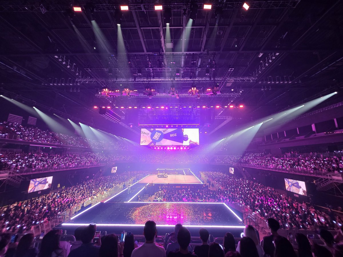 Once__tw's tweet image. 250719 ํธ์์ด์ค ์ฒซ์ฝ์ํธ
@JYPETWICE #ํธ์์ด์ค #TWICE #ใใฅใฏใคใน