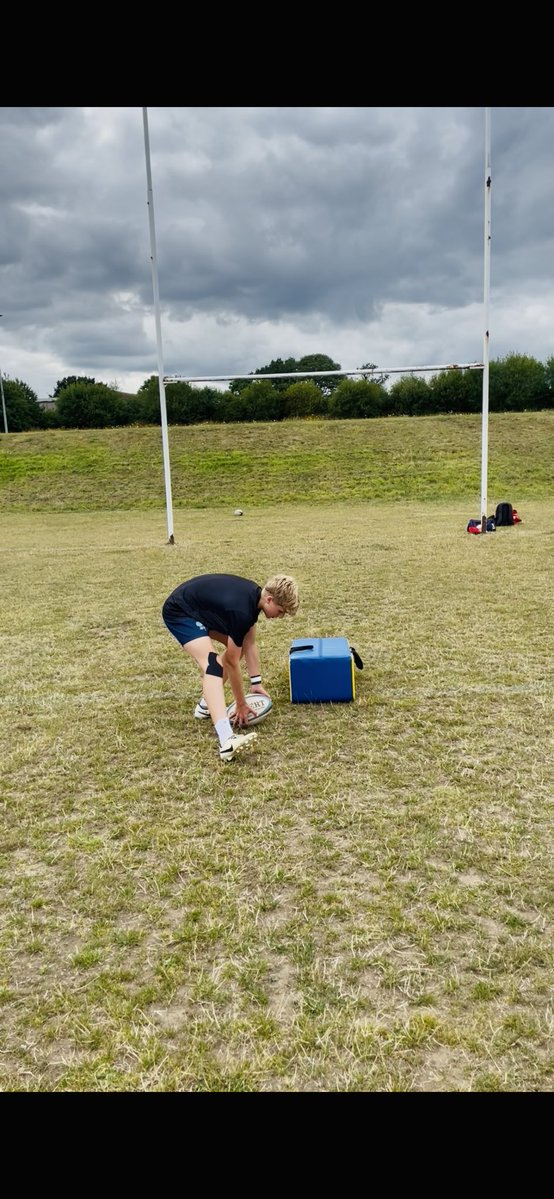 Andy6hutch's tweet image. Had a great couple of hours out on the paddock this morning with my son 🏉…. We also got back just in time to watch the Lions bag a First Test win…. HAPPY DAYS ALL ROUND!!! 😊 #PreSeasonTraining #Rugby #GrowTheGame #Lions2025 🦁