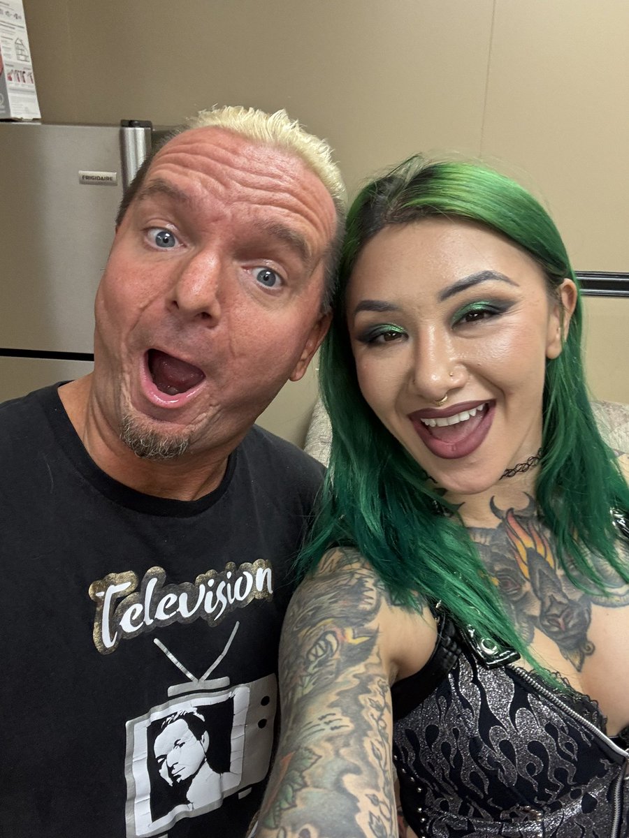 realellsworth's tweet image. Always great seeing .@ShotziTCB
Won of the coolest gals in the biz .
Wrestling fans all over the world love her and rightfully so.