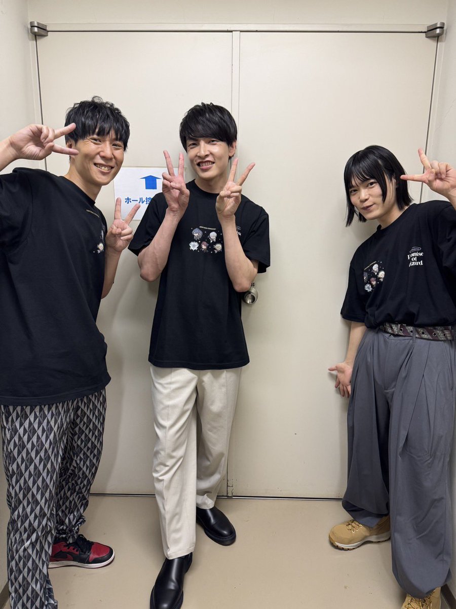 yuusuke_0523's tweet image. #アニメまほやく_イベント
中央の国!
ほらオズ、ここ空いてますよ!
今は一旦埋めますね!
森川さんも一緒に撮ってくださった!
ほんと、ずーっと楽しかったなぁ。