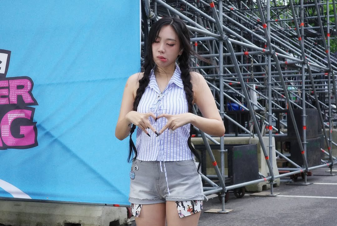 nyeng__'s tweet image. 흠뻑쇼 이영지 여름소녀력 오백점!!!!🤩🤩