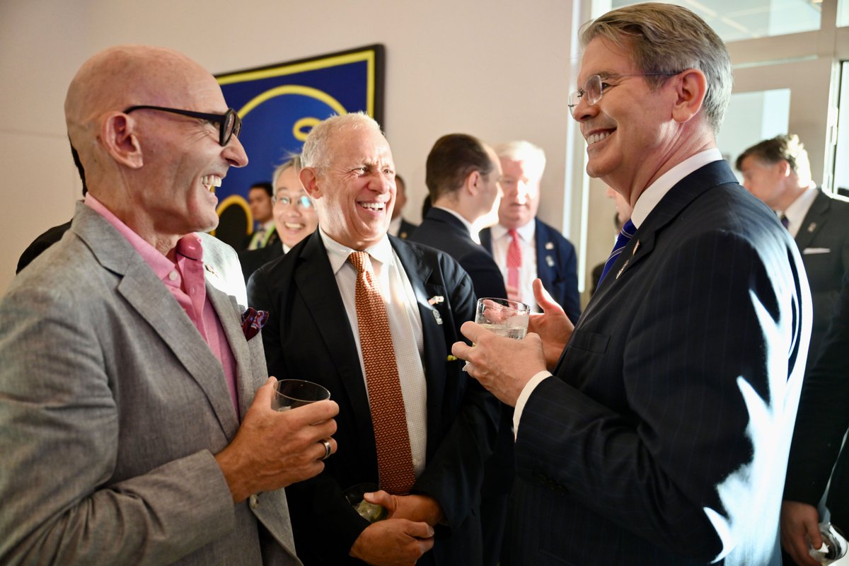 USAmbJapan's tweet image. Raising a glass to 🇺🇸 excellence at our National Day reception at the @USA_Pavilion_. @expo2025_japan is the perfect platform for sharing with the world the 🇺🇸 story and our unwavering belief in freedom and opportunity for all. @SecScottBessent @LChavezDeRemer @DeputySecState…
