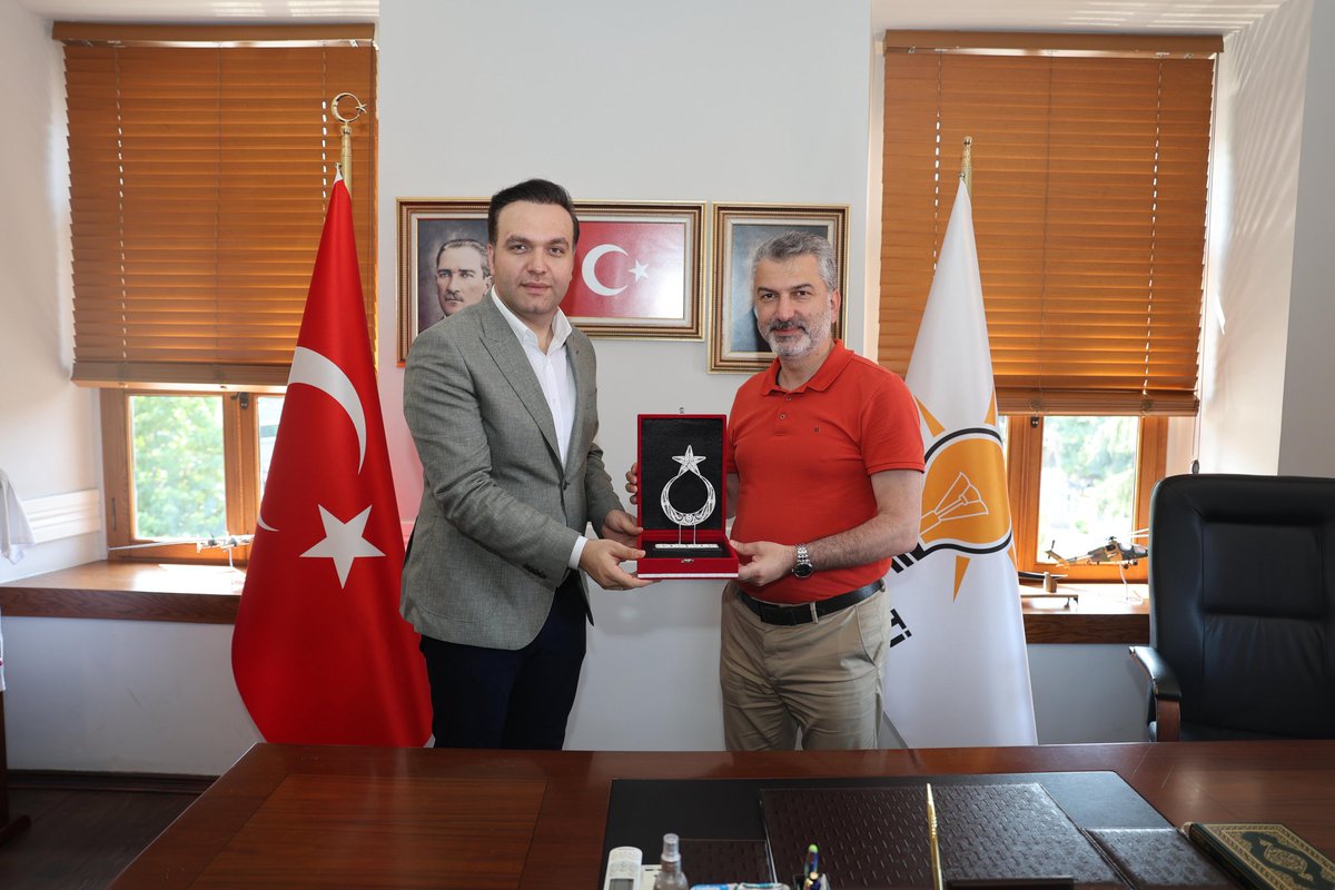 Yusuf İBİŞ (@avyusufibis) on Twitter photo 📍Trabzon İl Başkanlığı'mızdayız 🙋🏻♂️
İl Başkanımız Sayın <a href="/drsezginmumcu/">Dr. Sezgin Mumcu</a>'yu ziyaret ettik.
Başkanımıza nazik misafirperverlikleri için teşekkür ediyorum. 📍Trabzon İl Başkanlığı'mızdayız 🙋🏻♂️
İl Başkanımız Sayın <a href="/drsezginmumcu/">Dr. Sezgin Mumcu</a>'yu ziyaret ettik.
Başkanımıza nazik misafirperverlikleri için teşekkür ediyorum.