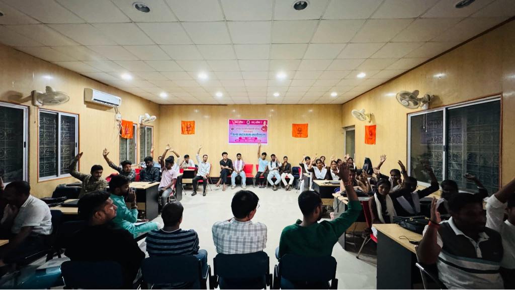 INagendraKr's tweet photo. अखिल भारतीय विद्यार्थी परिषद, दक्षिण बिहार में जहानाबाद जिला की सदस्यता कार्यशाला का विधिवत उद्घाटन दीप प्रज्ज्वलित कर किया। https://t.co/nWLI9yclkJ