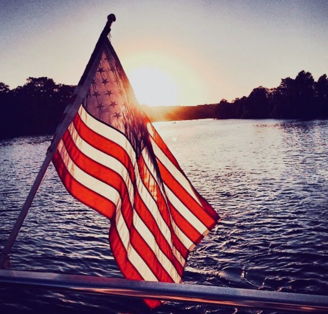 Defundmedianow's tweet image. 🇺🇸Patriots🇺🇸
Rise and shine with patriotism in your heart and soul! We will never give up the fight within us!
God bless you and have a beautiful day!❤️🤍💙