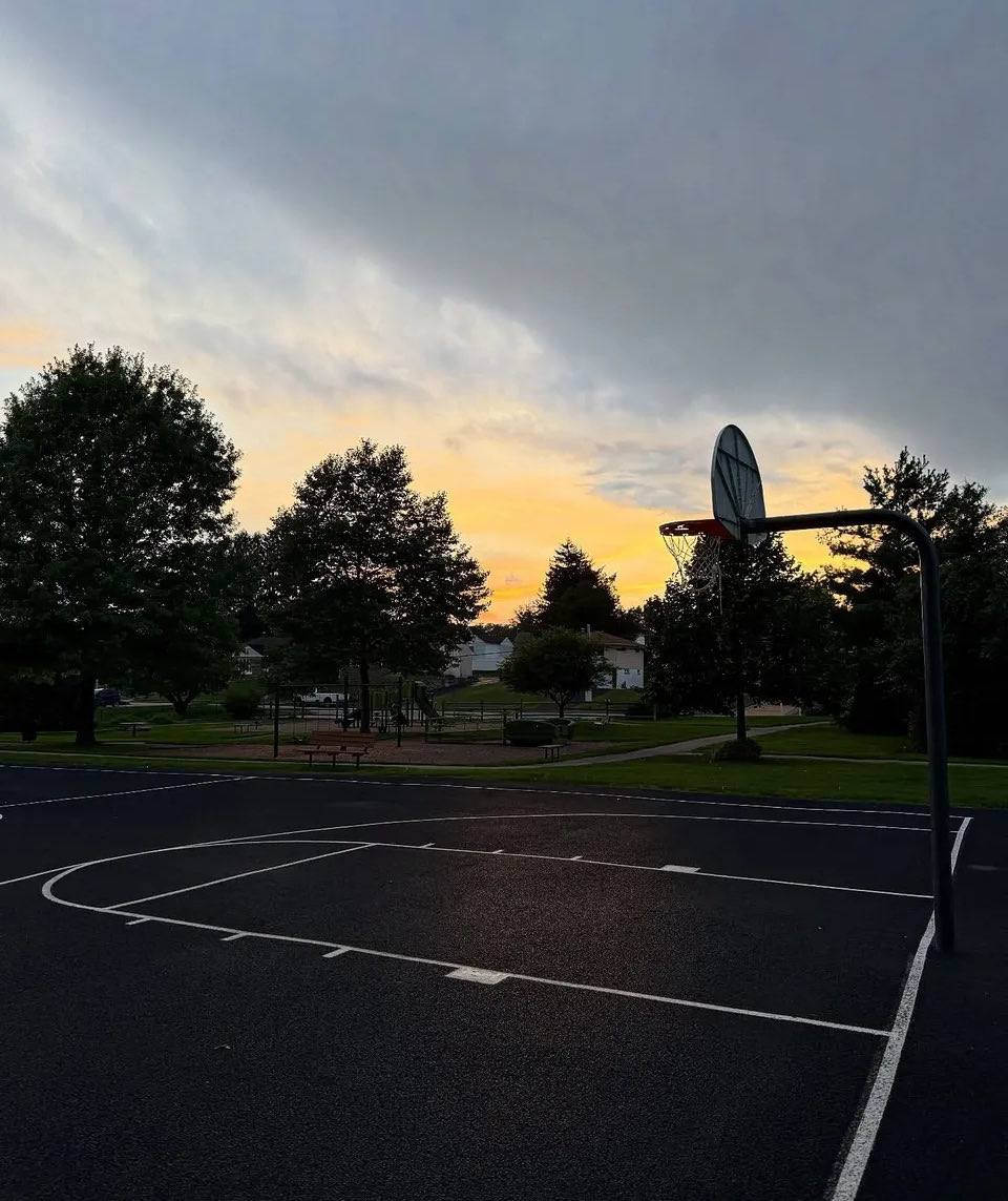 dave_severns's tweet image. Hoop of the day… Conshohocken, PA. #hoopoftheday
