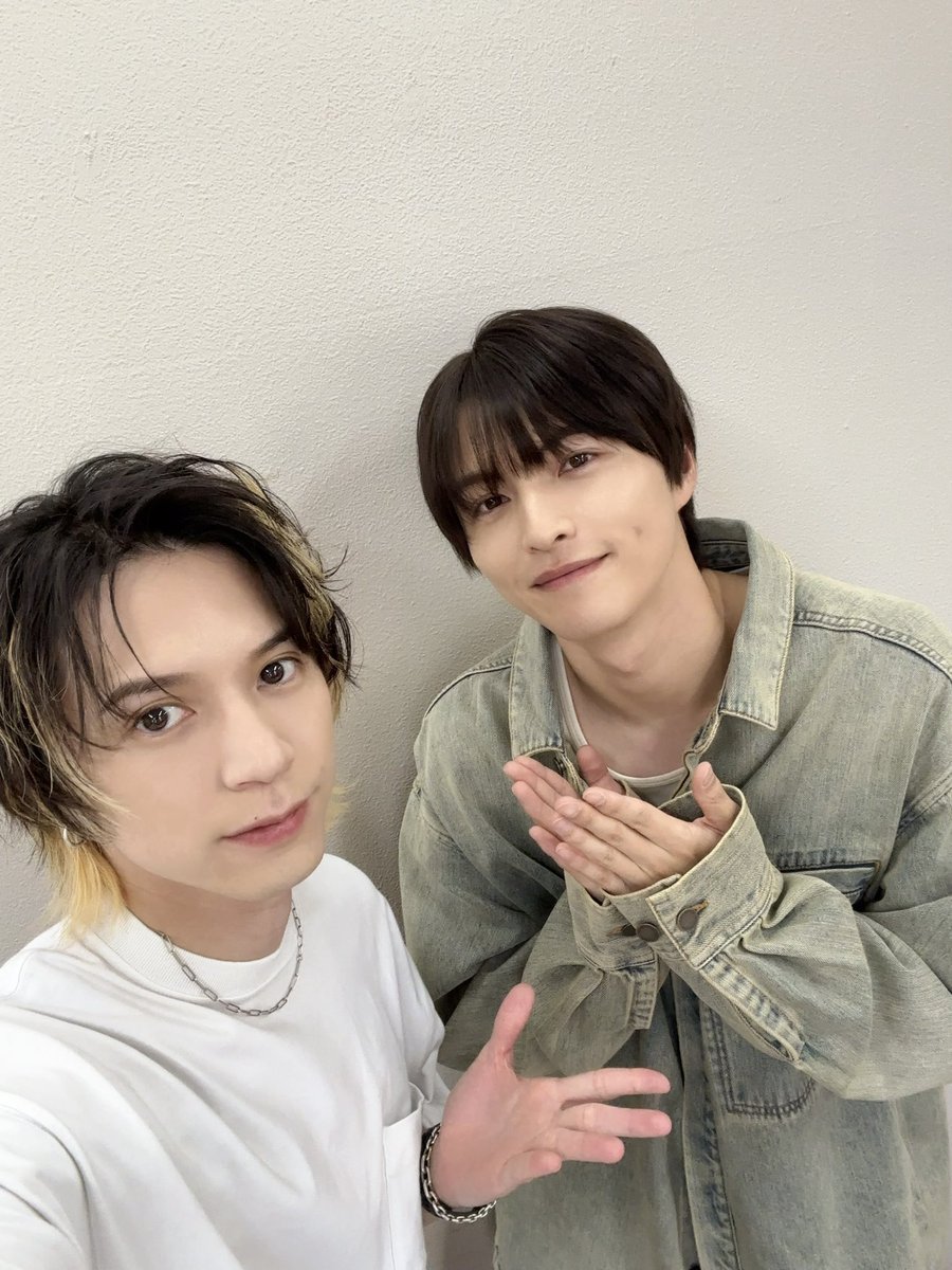 nanokyanon_1212's tweet image. 小南光司のファンミーティングin東京
ご来場頂き本当にありがとうございました。
どの部もそれぞれ違った空気感で楽しい時間を過ごせました。
ゲストの諒くん、章斗くん、祐理。
本当にありがとうございました。
また明日からも頑張れる力を糧をもらいました!
さいっこうの1日だった!!!!!