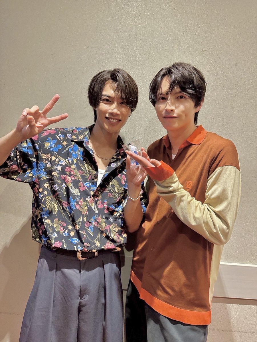 nanokyanon_1212's tweet image. 小南光司のファンミーティングin東京
ご来場頂き本当にありがとうございました。
どの部もそれぞれ違った空気感で楽しい時間を過ごせました。
ゲストの諒くん、章斗くん、祐理。
本当にありがとうございました。
また明日からも頑張れる力を糧をもらいました!
さいっこうの1日だった!!!!!