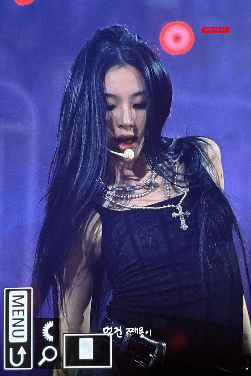 REDPOINT423's tweet image. 250719 This is for
#μ±μ #CHAEYOUNG #γγ§γ¨γ³ #μμ±μ #TWICE