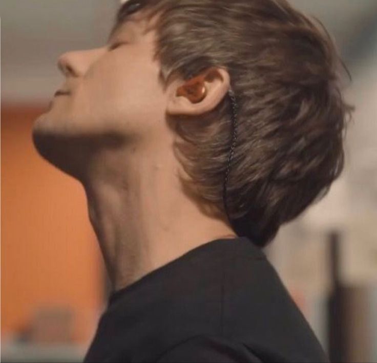 loudefensless's tweet image. the most ethereal side profile to ever grace our screens
