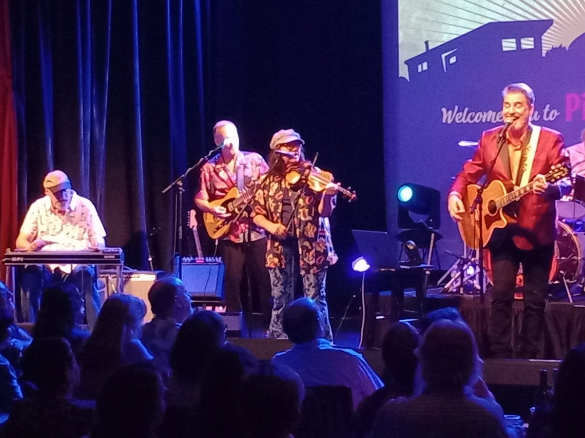 mtswriter's tweet photo. My friend @DianePerryJazz bringing down the house with Antsy McClain and The Trailer Park Troubadours @SellersvlleThtr last night. 🎻 https://t.co/omtb4nXCuO