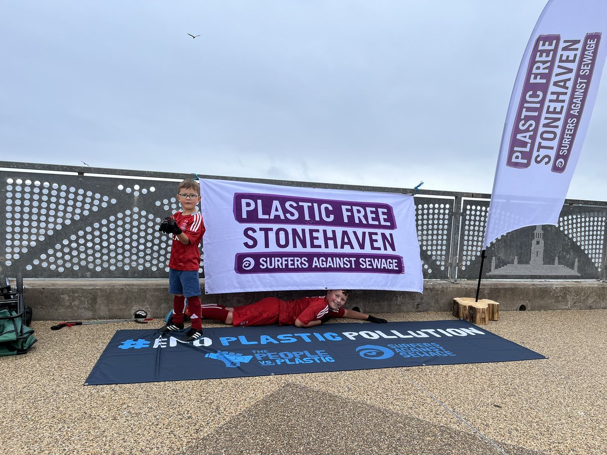 pawsonplastic's tweet image. Well done &amp;amp; thank you to our 14 fab volunteers who removed 6.025 kgs of waste from #Stonehaven Beach this morning.

Thanks also to our local @sascampaigns rep Robin Coleman for organising the #PeoplevsPlastic Protest &amp;amp; all who left messages in the sand.
#PlasticFreeCommunities
