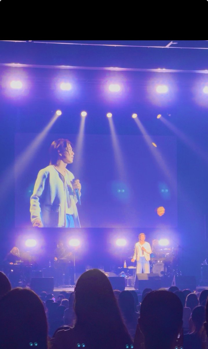 yu_vague's tweet photo. 立石俊樹のライブに行ってきた✨
まるで彼と話しているかのような、
人柄を感じる素敵なライブでした。
あたたかい...

今回2曲新しく書き下ろしたけど、
エーステや黒執事など、
歩みを感じられて嬉しかったです。

あと訛りよかった...

#立石俊樹ライブ https://t.co/mnr99bUSEv