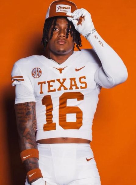 Tyler Atkinson 6'2 210 LB '26🤘Commit
⭐️⭐️⭐️⭐️⭐️
Productive ✅
Multi-level Defender ✅
31.5 Sacks✅
Champion ✅