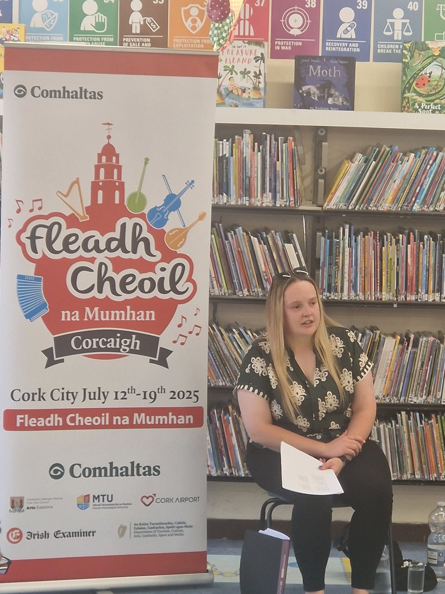 corkcitylibrary's tweet image. Kids in the Children and Young Peoples wing of the City Library enjoyed a ceardlann amhránaíochta idir Ghaeilge ‘s Bhearla le Danielle Ní Cheilleachair for Fleadh Cheoil na Mumhan 2025.
#CorkCityLibraries #FleadhCheoilNaMumhan