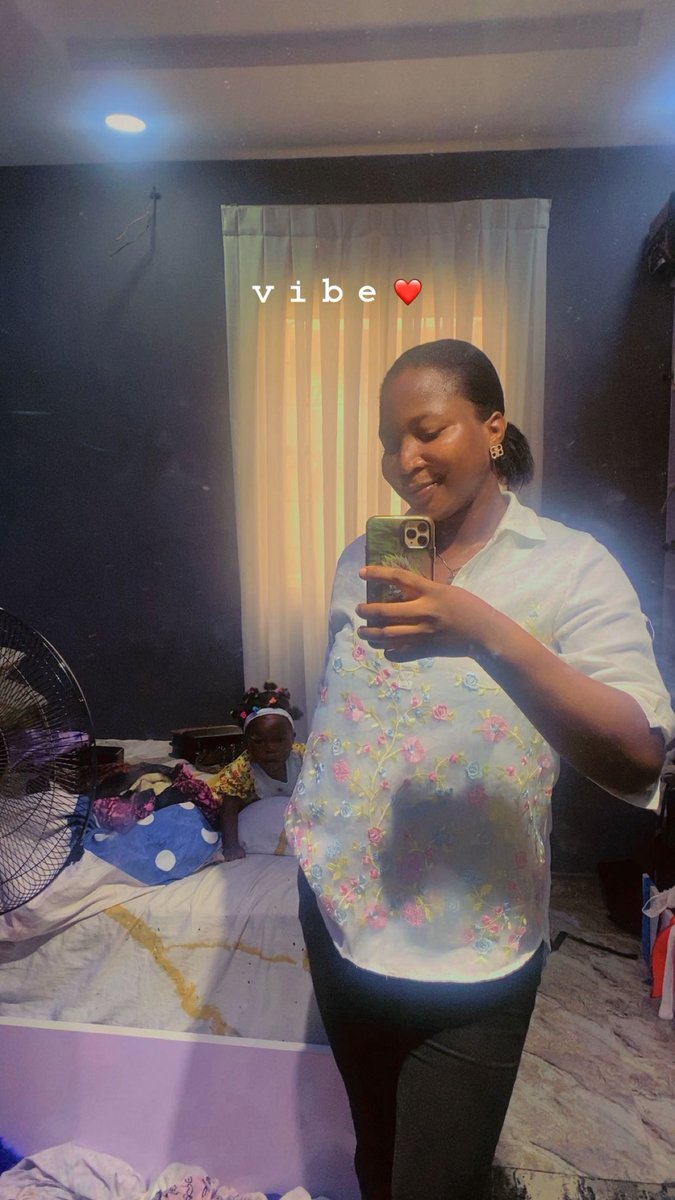 OmobolajiOlayi3's tweet image. Managing client pages + growing a personal brand at the same time=😤
But I know the power of showing up. So I’m committing to building this publicly.
If you’re seeing this for the first time, I’m Olayinka Omobolaji Bamigboye, a social media manager, content writer, & strategist.