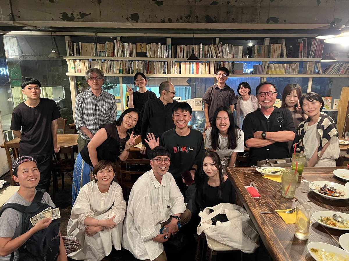 kurata_takashi's tweet image. とご案内しそびれてたあいだに、今期の「ローカルスタンダードをデザインする｜環境人文学Ⅰ」全14回終了。最終回は毎年恒例の服部滋樹くん。「ローカルスタンダード」ってコンセプトはもともと服部くんと一緒に考えたものでもあり、この講座の意義を再確認する機会にもなりました。