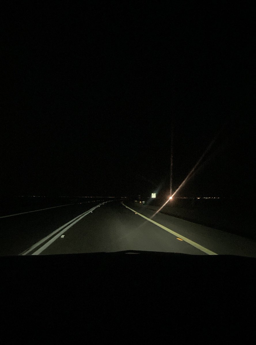 شاركوني اجمل تصوير لكم وانا ببدأ

هذي اجمل صورة احترافية صورتها 😅