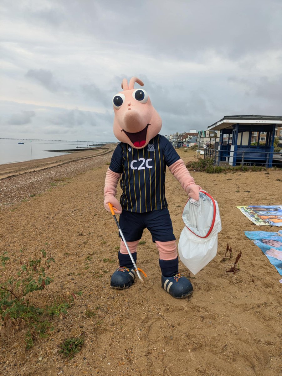 shrimp_sammy's tweet image. Today i spent the morning litter picking on our beaches ⛱️ I had a great time and greatful to all our community for inviting me along 💙 🍤