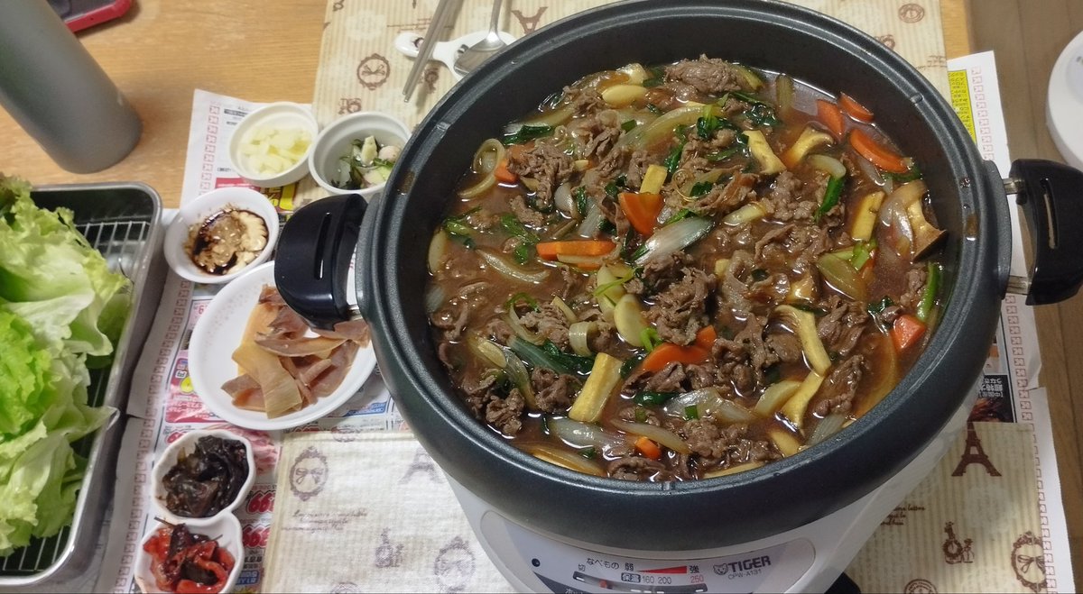ukorin7's tweet photo. 今宵の夕食もまた韓国料理。
プルコギなり〜😋献立に迷ったら韓国料理であれば間違いなしという感じです〜😅😅 https://t.co/sIjjDYe5I8