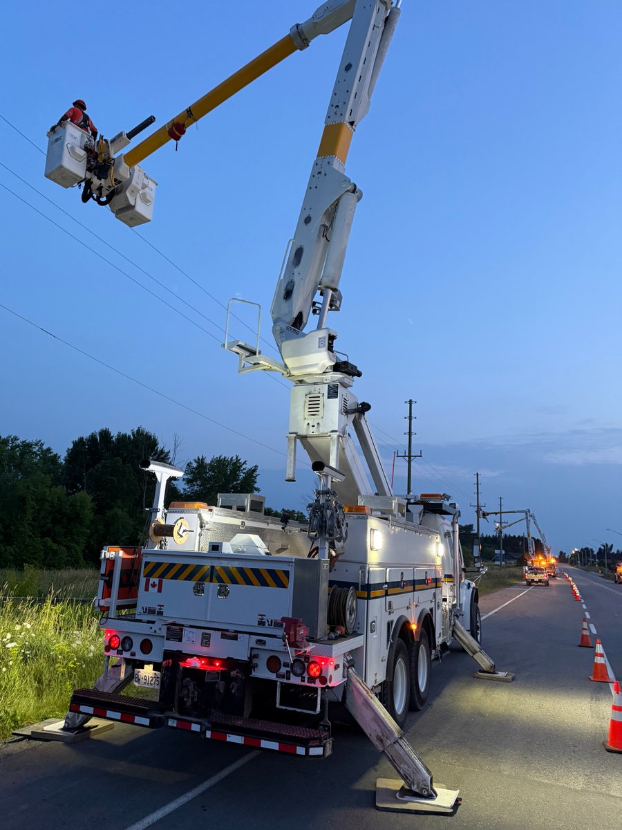 Hydro Ottawa (@hydroottawa) on Twitter photo Last night, 1,295 customers lost power after a third-party excavator struck telecom wires, breaking several hydro poles on River Rd. Our crews responded immediately and worked through the night to make extensive repairs. We're happy to report that service has now been fully Last night, 1,295 customers lost power after a third-party excavator struck telecom wires, breaking several hydro poles on River Rd. Our crews responded immediately and worked through the night to make extensive repairs. We're happy to report that service has now been fully