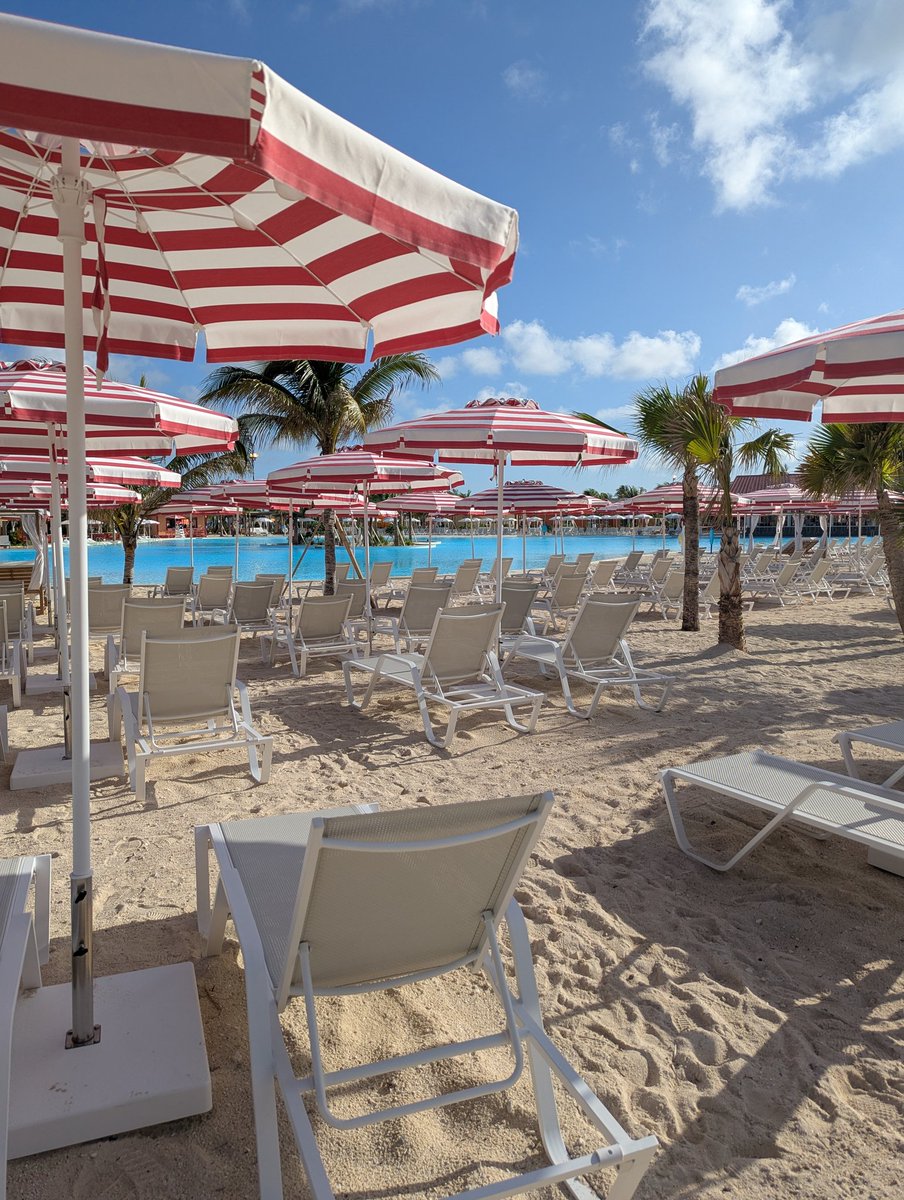 CruiseRadio's tweet image. Taking our first look at Celebration Key, Carnival's new private destination on Grand Bahama Island. #cruise