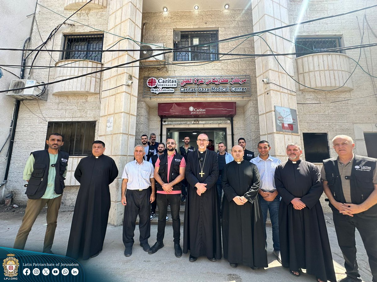 LPJerusalem's tweet image. (ألبوم 2\2): مجموعة صور جديدة من زيارة غبطة الكاردينال بييرباتيستا بيتسابالا، بطريرك القدس للاتين، لرعية العائلة المقدسة في غزة.
(Album 2\2): Photos from the visit of His Beatitude Cardinal Pierbattista Pizzaballa, Latin Patriarch of Jerusalem, to the Holy Family Parish in Gaza.