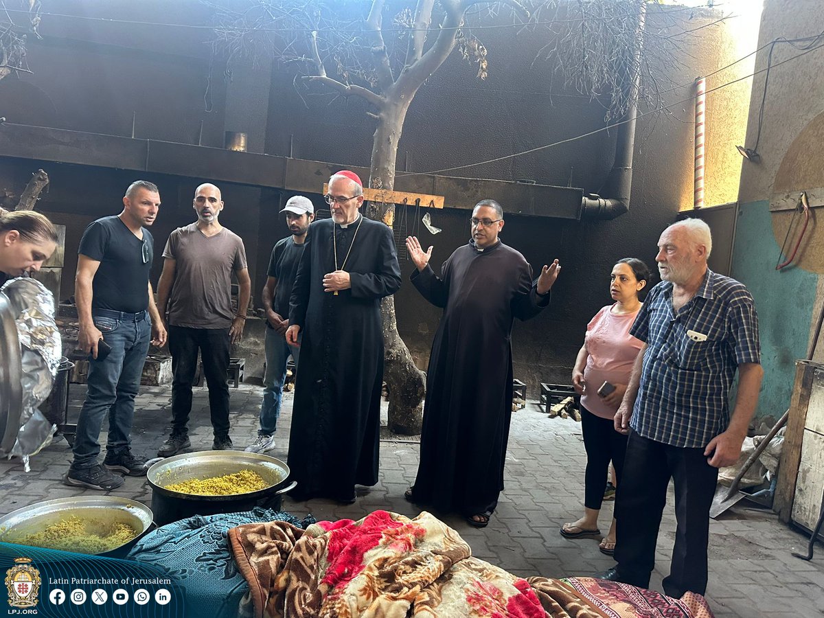LPJerusalem's tweet image. (ألبوم 2\2): مجموعة صور جديدة من زيارة غبطة الكاردينال بييرباتيستا بيتسابالا، بطريرك القدس للاتين، لرعية العائلة المقدسة في غزة.
(Album 2\2): Photos from the visit of His Beatitude Cardinal Pierbattista Pizzaballa, Latin Patriarch of Jerusalem, to the Holy Family Parish in Gaza.