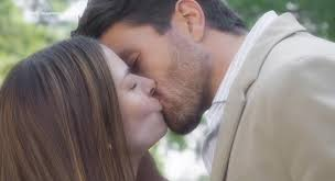 mary721327370's tweet photo. Así fue tambien su personaje en Fugitivas, no hizo el protagonista pero el papel que hizo fue espetacular y cautivador , un hombre noble de sentimientos , cariñoso,que trata su mujer como una reina!
#ChrisPascal
#fugitivasenbuscadelalibertad
#regalodeamor https://t.co/WMVQBwa3P4