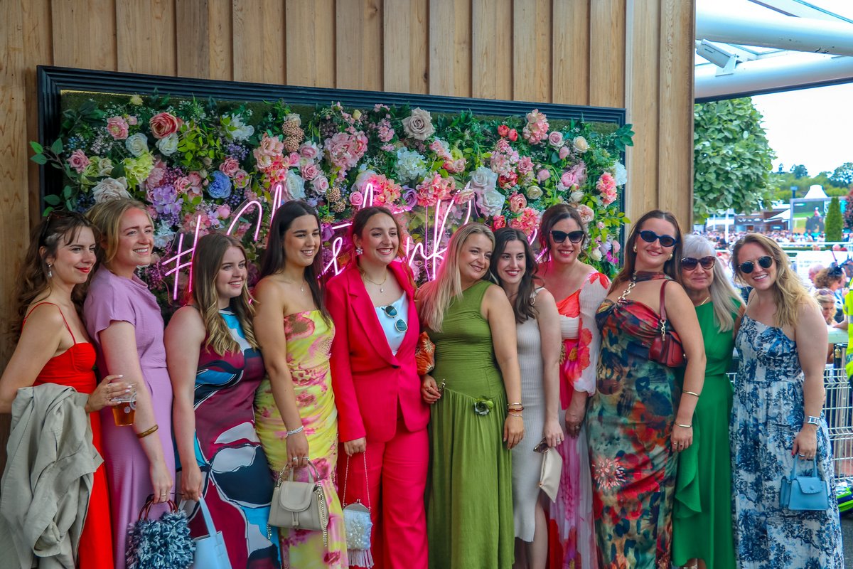 ChesterRaces's tweet image. ONE WEEK TO GO🎉
Midsummer Meeting in Partnership with John Smith’s - Saturday 26 July🏇
Join us for a thrilling afternoon of flat racing, live entertainment, and unbeatable summer vibes at the Midsummer Meeting.☀️
bit.ly/3GIrQz5