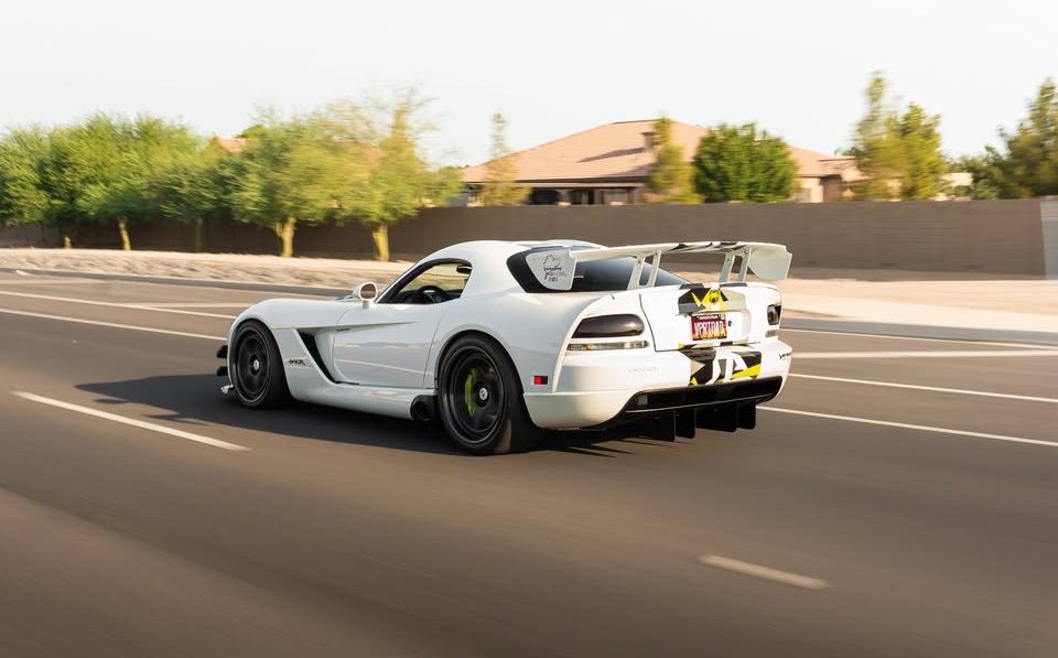 drivertodriver's tweet image. 2009 Dodge Viper ACR: Mildly Modified, 600hp 8.4L Naturally Aspirated V10, RWD, Manual. drivertodriver.com/car/-OVQblrcNa…