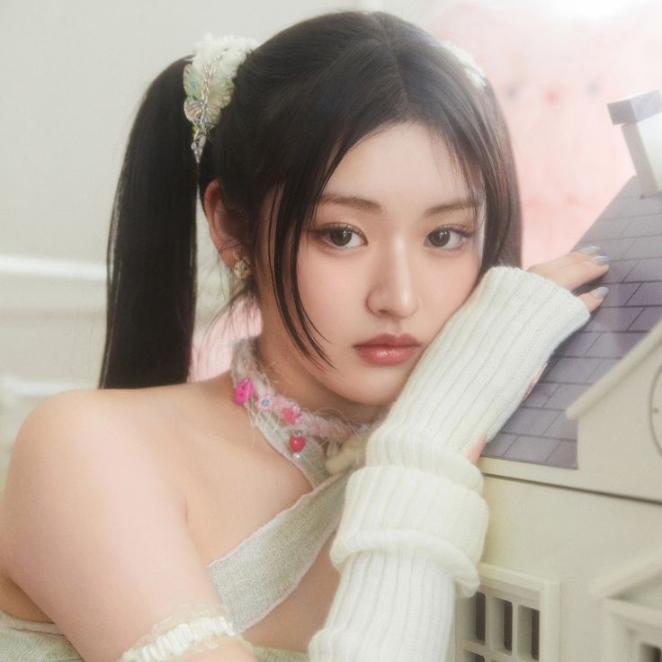 keenamantra's tweet image. NINGNING has surpassed 10.5 million followers on instagram.