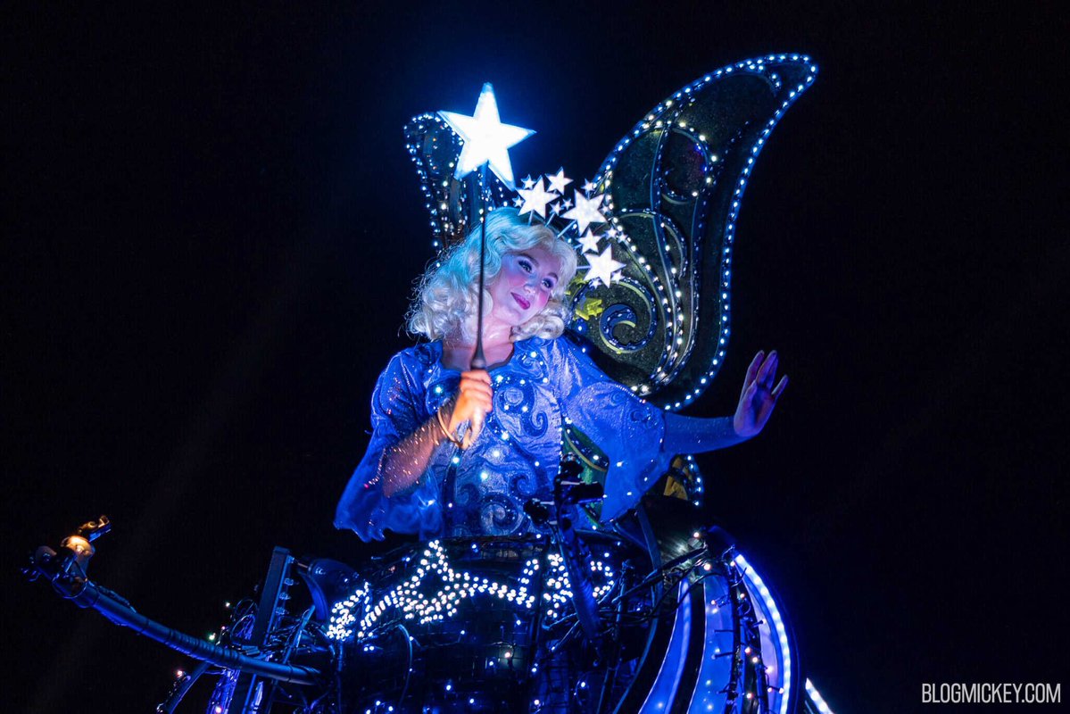 Blog_Mickey's tweet image. The ✨Disney Starlight ✨nighttime parade debuted last night at Magic Kingdom!
We have a full video of the parade and we just added more than two dozen brand new photos to our article: blogmickey.com/2025/07/disney…
