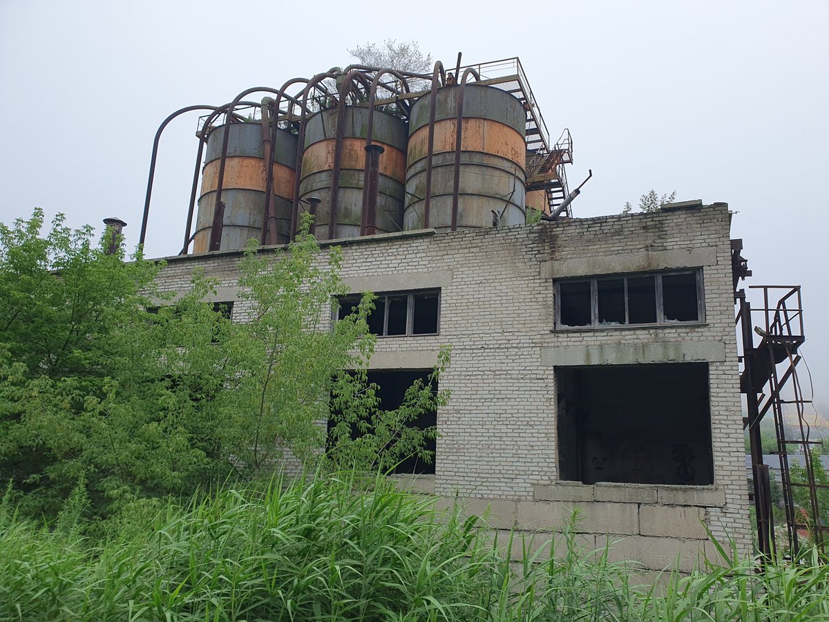 GridCrab's tweet image. I might be living in some kind of industrial setting reference material heaven.