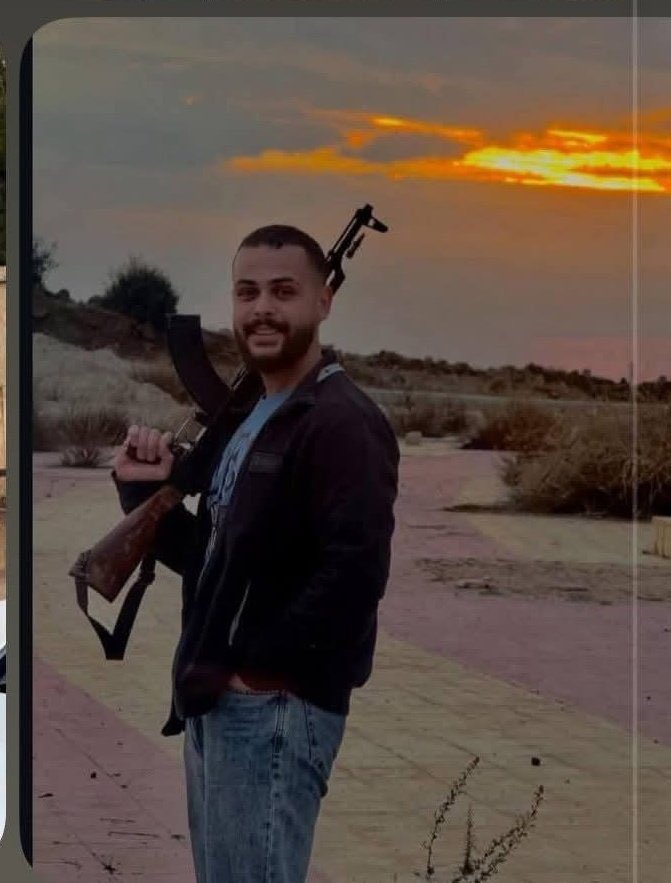 a_m9l8's tweet photo. The person in the picture is called Zaid Qardab, carrying a weapon and threatening to kill unarmed civilians. He is affiliated with the terrorist #Al_Hijri_Militia

#ISIS_the_new_Druze_version
#ISIS_2025

#SaveSweidaBedouins
#AlHijriGangsKillChildren https://t.co/KgSqyFSWaO