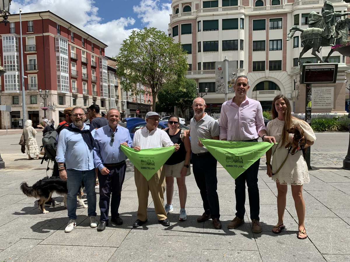 Vox_Burgos's tweet photo. ⛔ Años de promesas. Años de abandono.
💥 Hoy, día 401, seguimos diciendo basta.
Nos plantamos por el tren directo Madrid–Burgos, por la vertebración de nuestro territorio, por el futuro de nuestra tierra.
#TrenDirectoYA #BastaDeOlvidos #BurgosExige https://t.co/l5nVEvvgma
