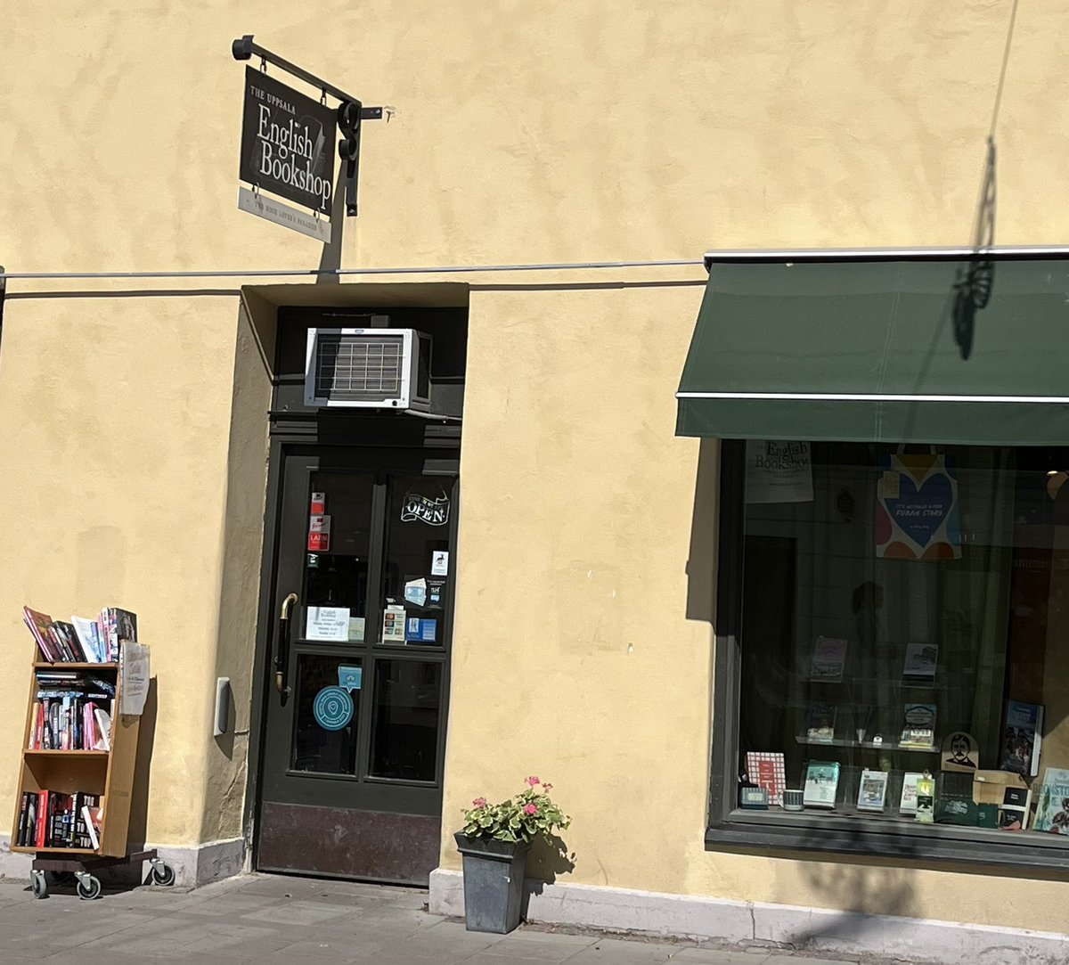 jarrac's tweet image. The inevitable outcome of my yearly visit to Uppsala... 🤭
#booktwt #books