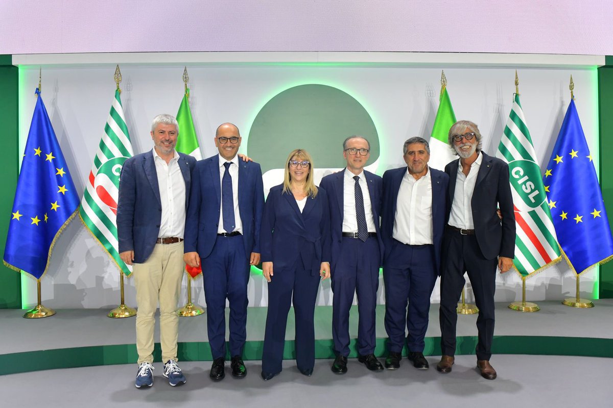 XX #CongressoCisl 
Il Consiglio Generale della Cisl  ha eletto oggi al fianco della Segretaria Generale, #DanielaFumarola, i componenti della Segreteria Confederale, riconfermando: Andrea Cuccello, Ignazio Ganga, Giorgio Graziani, Mattia Pirulli e Sauro Rossi.