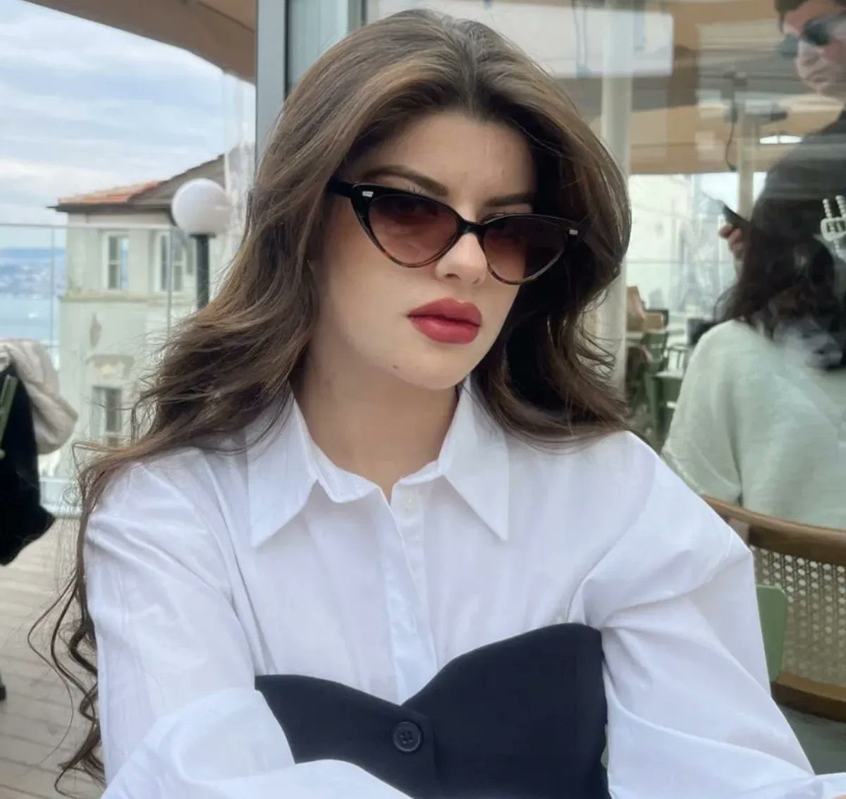 Yol kenarında valizin içinde cesedi bulunan üniversite öğrencisi Ayşe Tokyaz cinayetine ilişkin aktif görevde olan polis memuru İ.U.U. gözaltına alındı.

Gözaltı sayısı 9'a yükseldi.