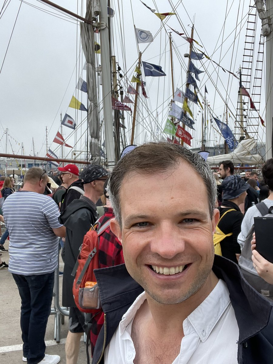 AndrewBowie_MP's tweet image. 😮 Wow!
⚓️ Absolutely amazing to see so many people in Aberdeen enjoying The Tall Ships today! Absolutely packed.
⛵️ 49 stunning tall ships from around the world 🌍
🗓️ And it’s only Day 1!