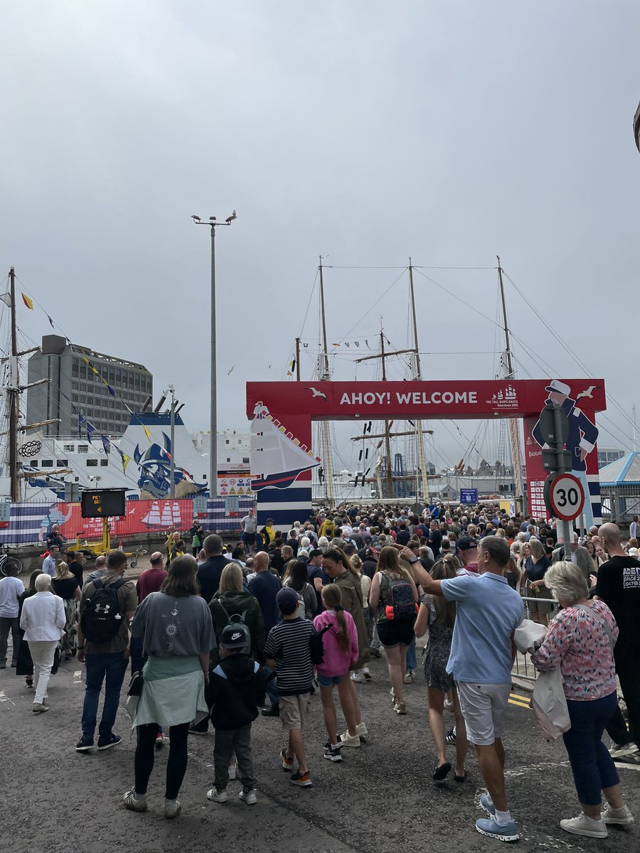 AndrewBowie_MP's tweet image. 😮 Wow!
⚓️ Absolutely amazing to see so many people in Aberdeen enjoying The Tall Ships today! Absolutely packed.
⛵️ 49 stunning tall ships from around the world 🌍
🗓️ And it’s only Day 1!