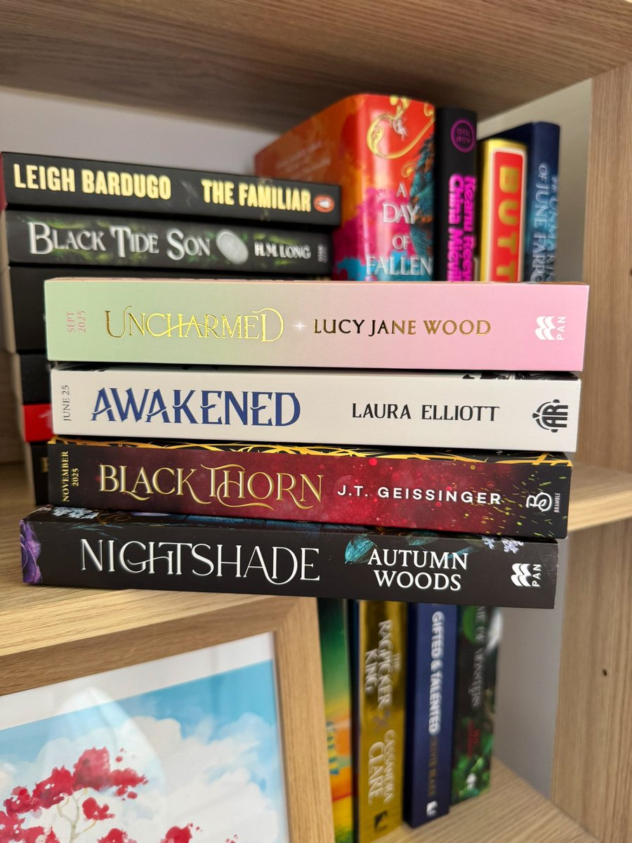 _WordsOfAPaige's tweet image. Bookmail makes me so happy 🥺