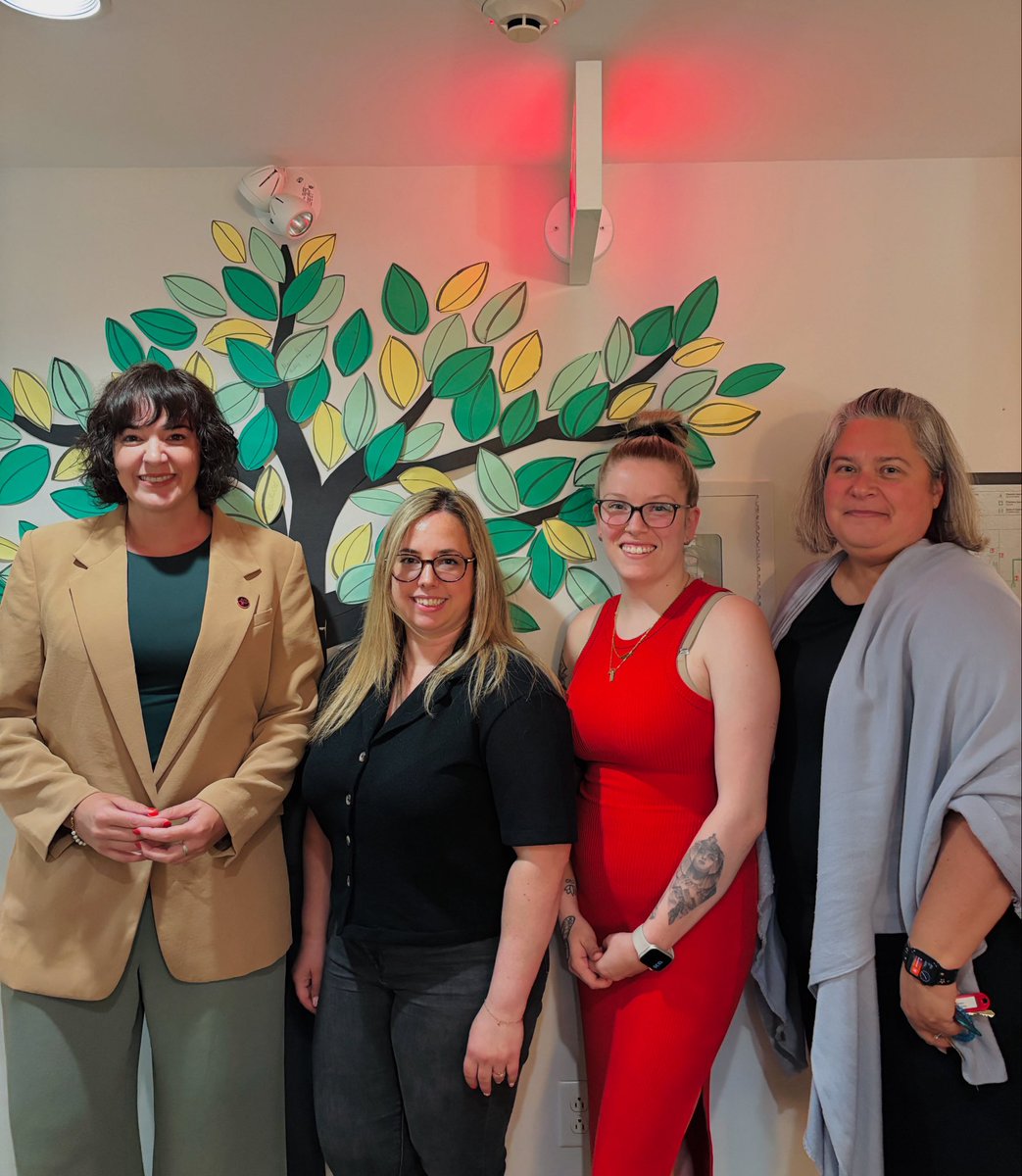 cathgentilcore's tweet image. J’ai rencontré les femmes derrière Regroup’elles, une maison de première étape pour les femmes victimes de violence conjugale et leurs enfants.
Comme partout au Québec, elles doivent régulièrement refuser des femmes, faute de place. En conséquence, ces femmes se retrouvent…